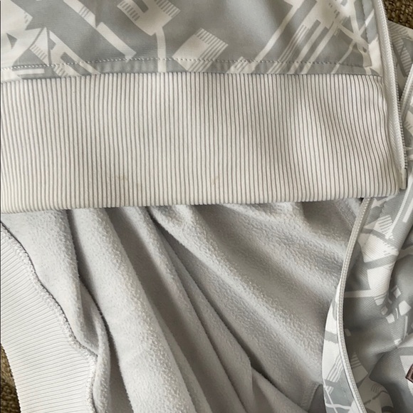 Bench zip up sweater - Picture 9 of 9